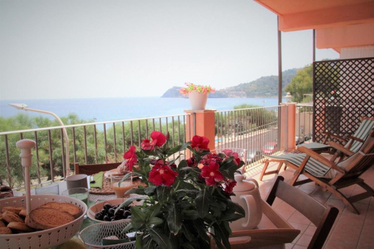 Poseidone Sea Apartment Taormina Маццео Екстер'єр фото