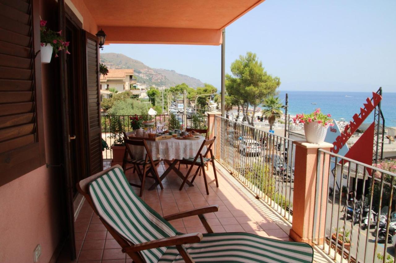 Poseidone Sea Apartment Taormina Маццео Екстер'єр фото