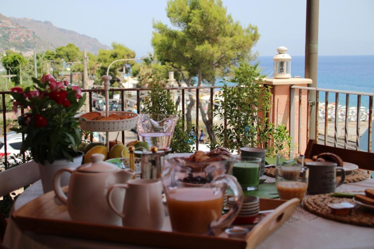 Poseidone Sea Apartment Taormina Маццео Екстер'єр фото